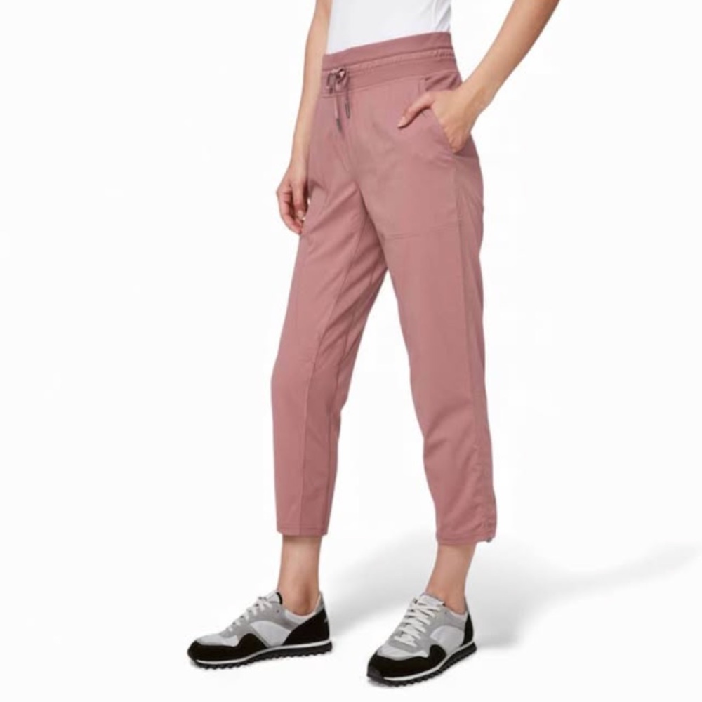 Lululemon Athletica Red Dust Dance Studio Crops Size 4